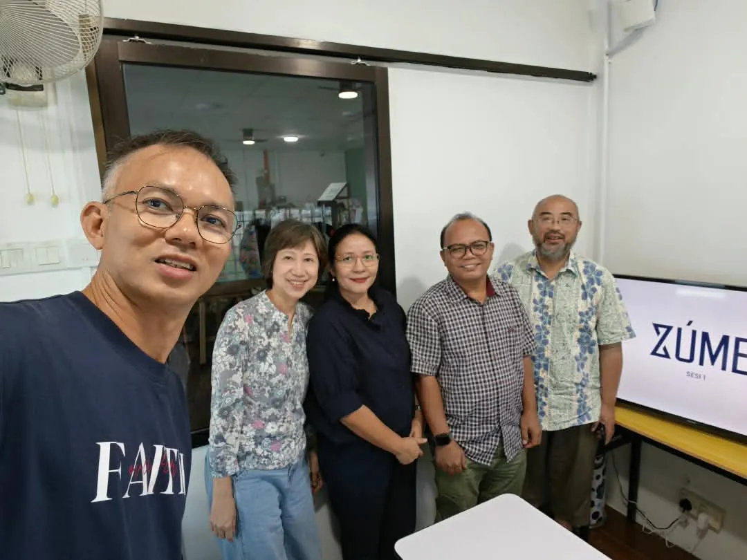 Pastor Jony with Teacher Christina, Pak Martin and fellow trainers at a Zúme session