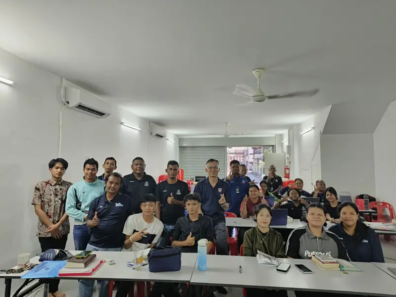 A class of Bible school students smiling after Zúme training